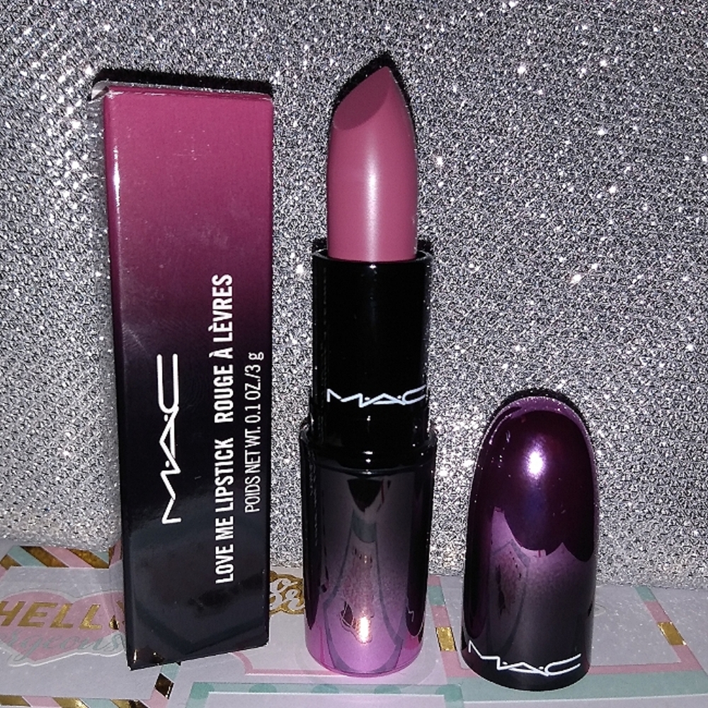 MAC LOVE ME LIPSTICK